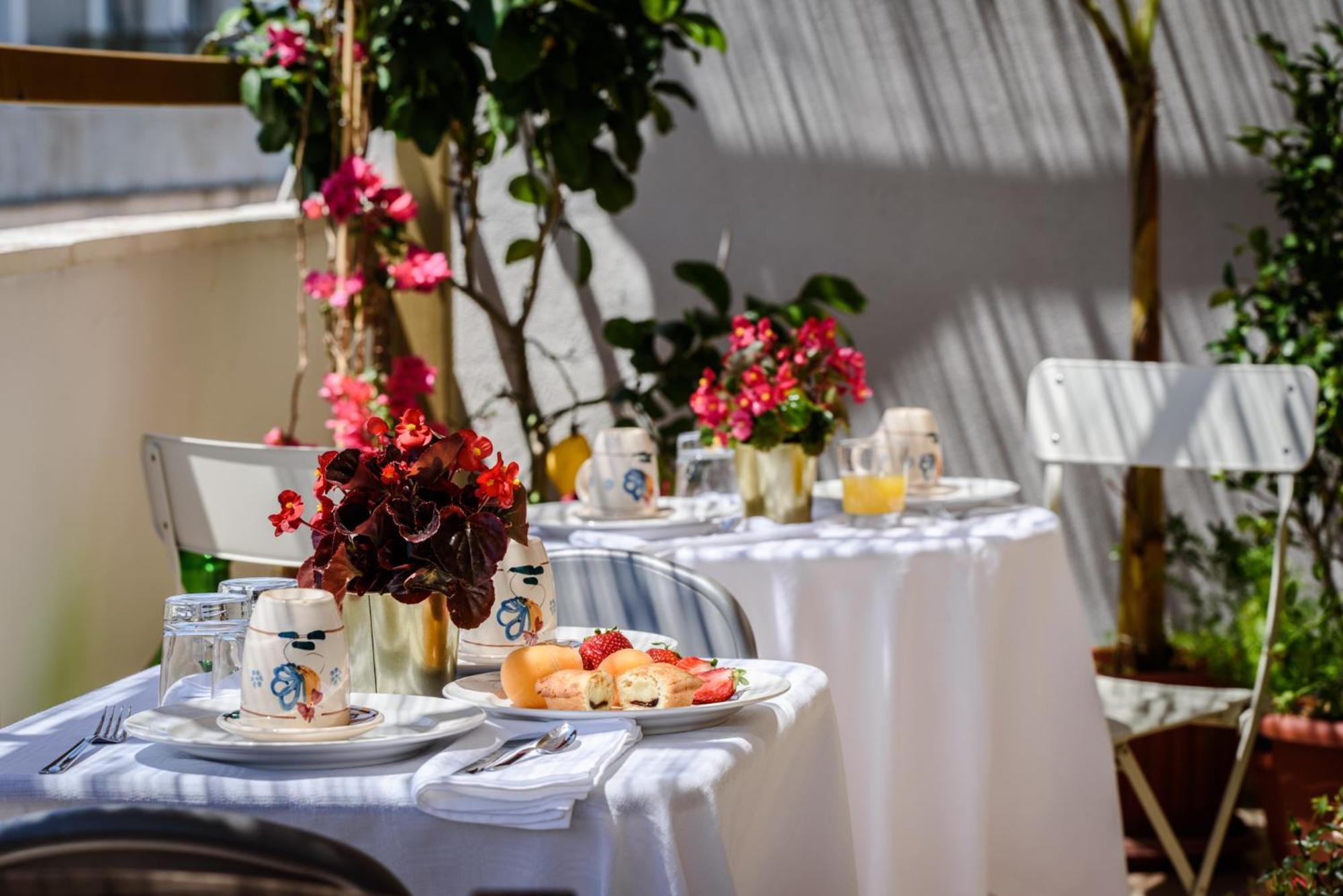 Luxattico Bed & Breakfast Lecce Bagian luar foto