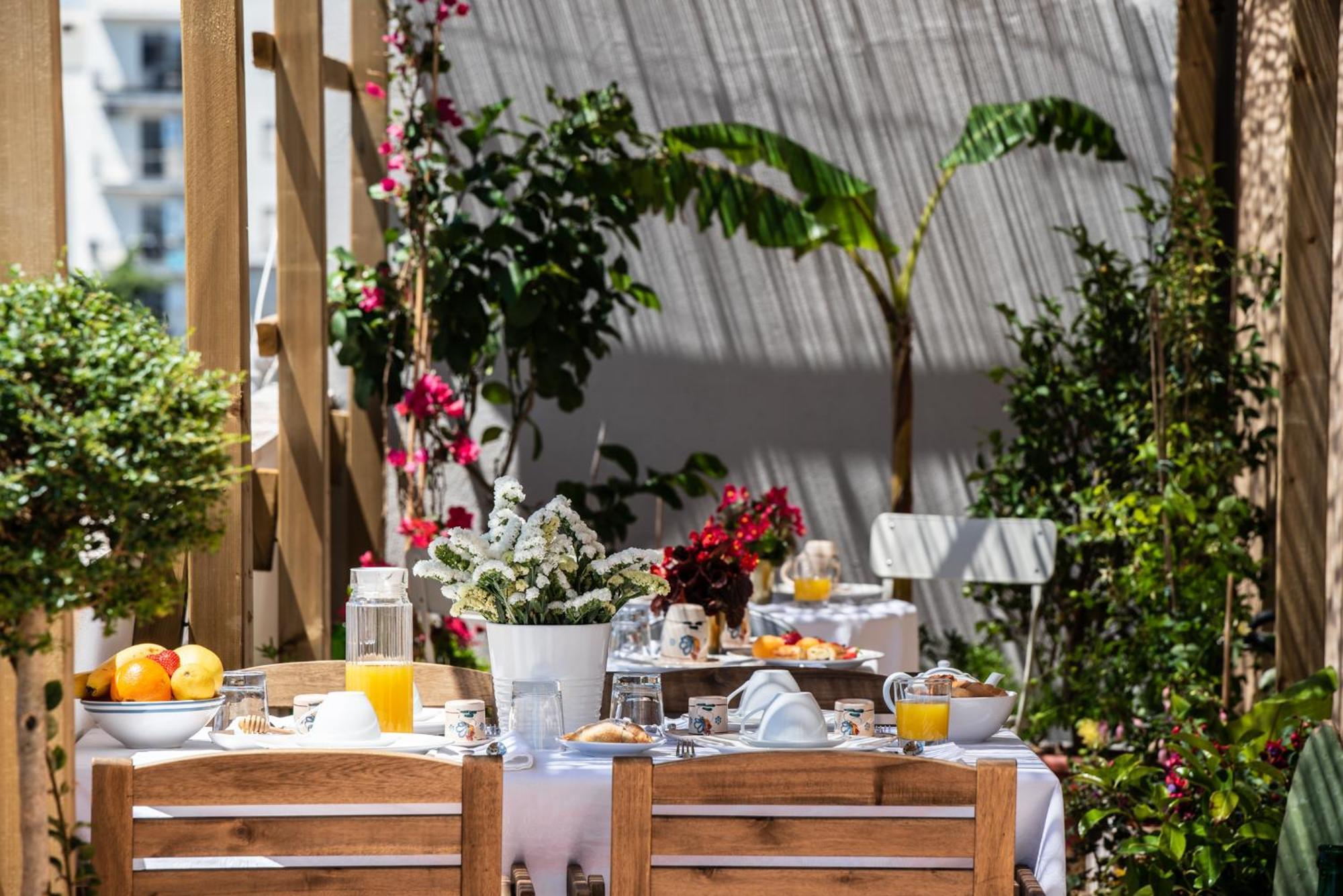 Luxattico Bed & Breakfast Lecce Bagian luar foto